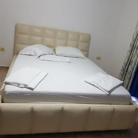 Apartment White Cream *